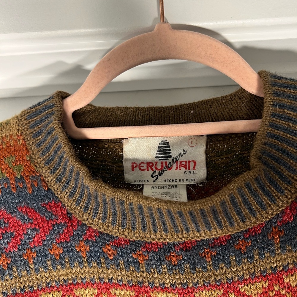 Peruvian Alpaca Wool Sweater with Vibrant Patterns Large - Picture 5 of 8